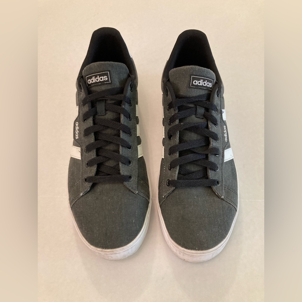 Adidas 🟣 GUC Men's Size 11.5 Daily 3.0 Skateboarding Sneakers - Picture 2 of 9